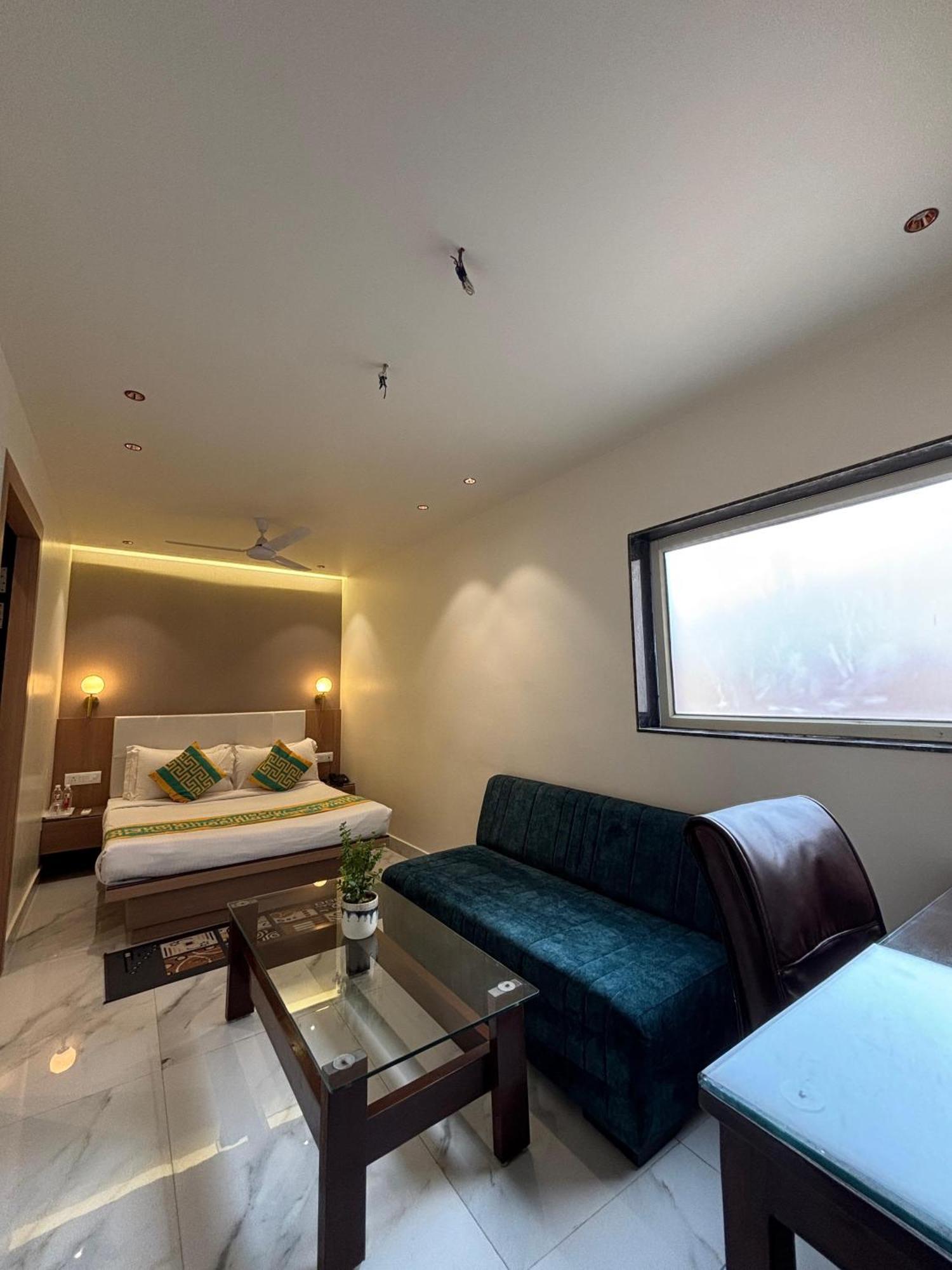 Taj Inn Hotel Агра Экстерьер фото
