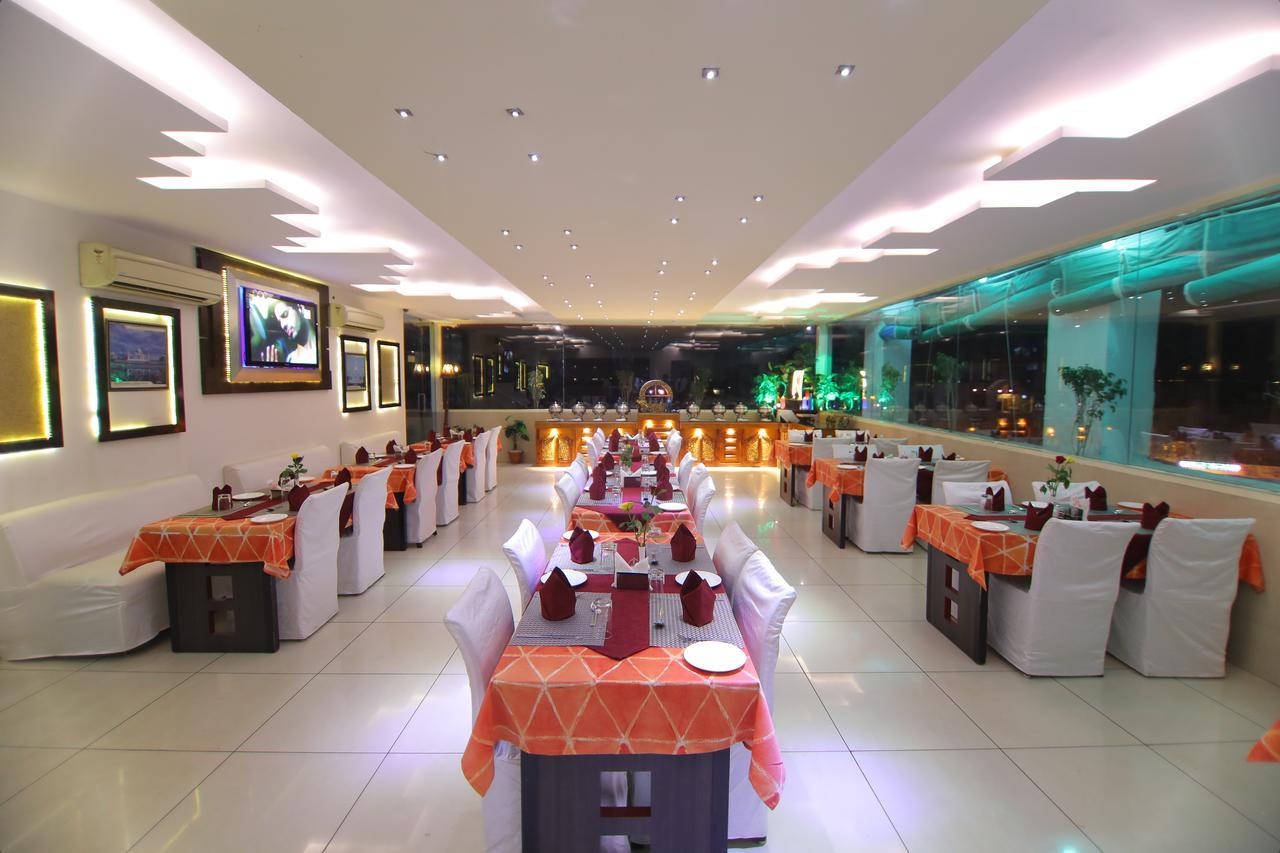 Taj Inn Hotel Агра Экстерьер фото